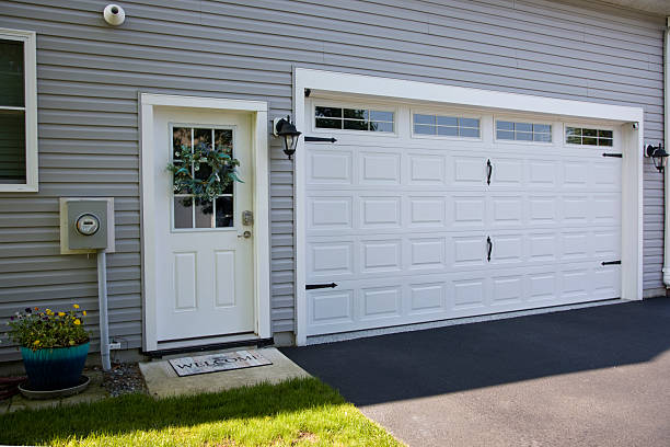 24/7 Emergency Garage Door Panel Replacement experts in Jacobus, PA
